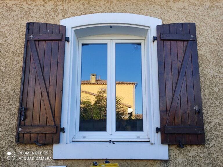 Volet bois avant intervention