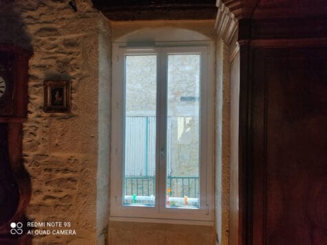 Fenêtres PVC cintrées avec fourrure