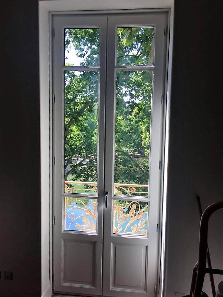 fenêtre en bois sur mesure