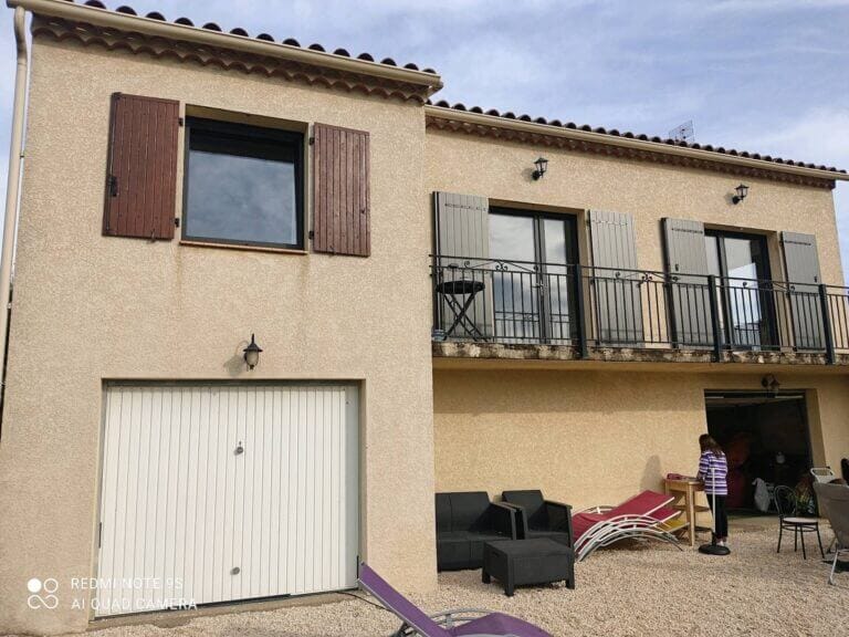 Menuiseries en fibre de verre grandes dimensions