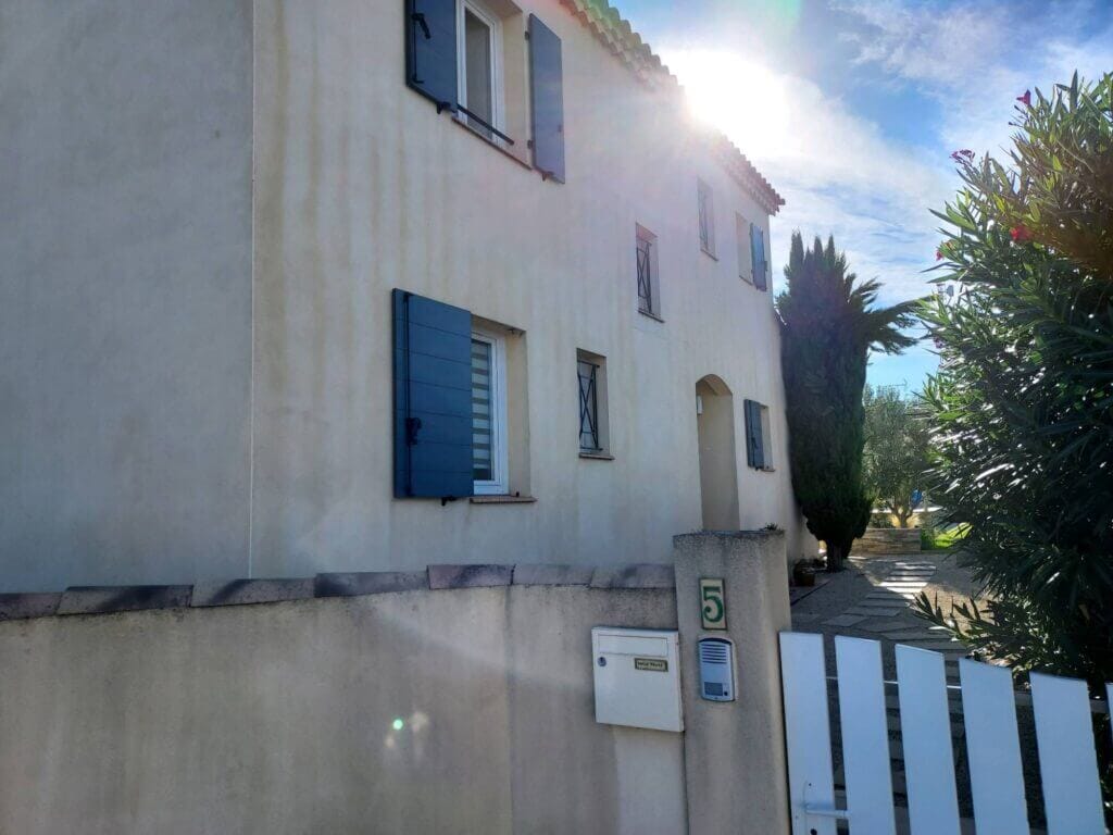 Pose de volets battants Aluminium de type provençal