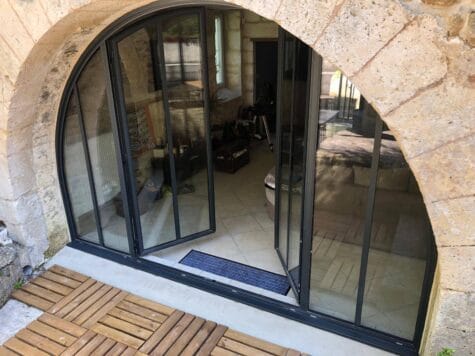 porte fenêtres en aluminium noir type verrière