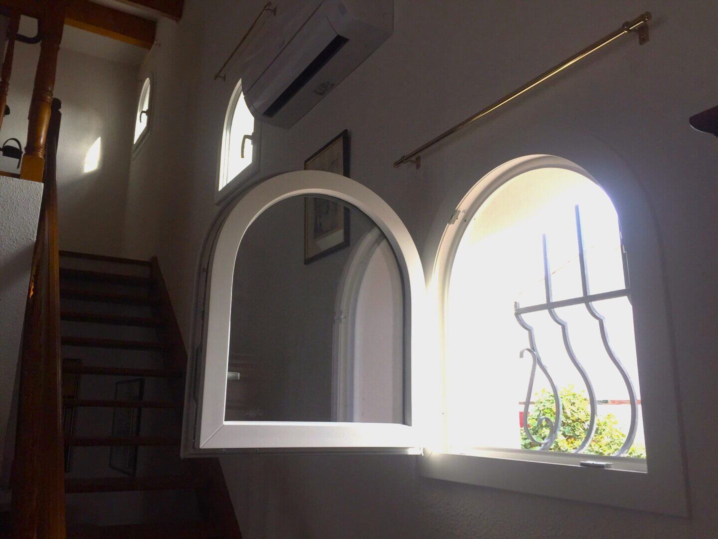 Fenêtres arrondies (cintrées) : anses de panier, plein cintre, arc