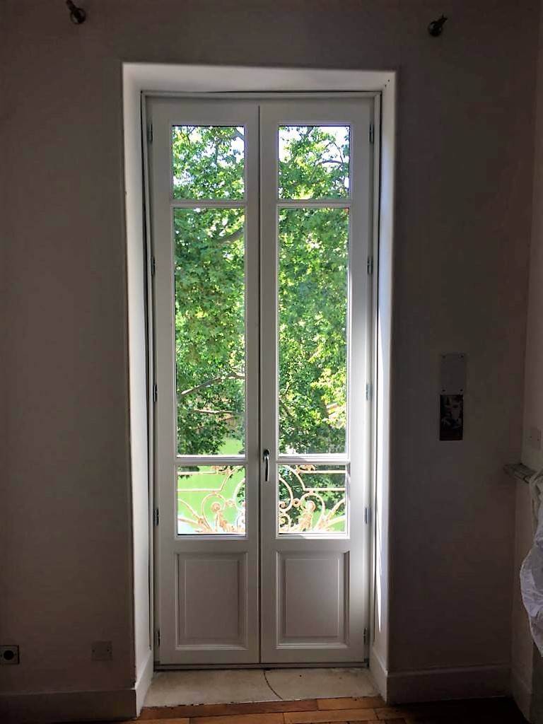 fenêtre en bois sur mesure