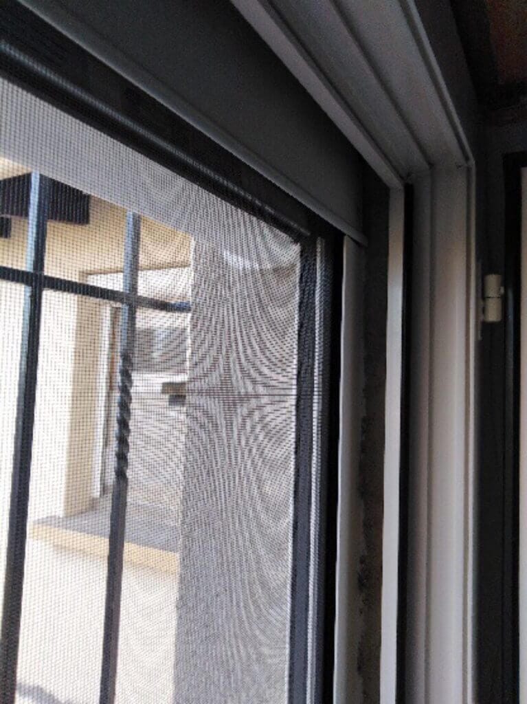 Volets roulants avec moustiquaires intégrées
