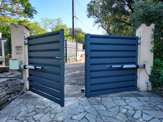 portail battant motorisé