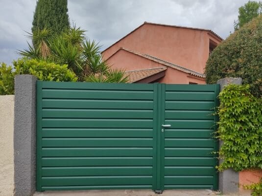 portail battant vert