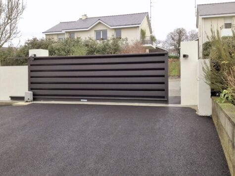 portail alu coulissant 2 vantaux