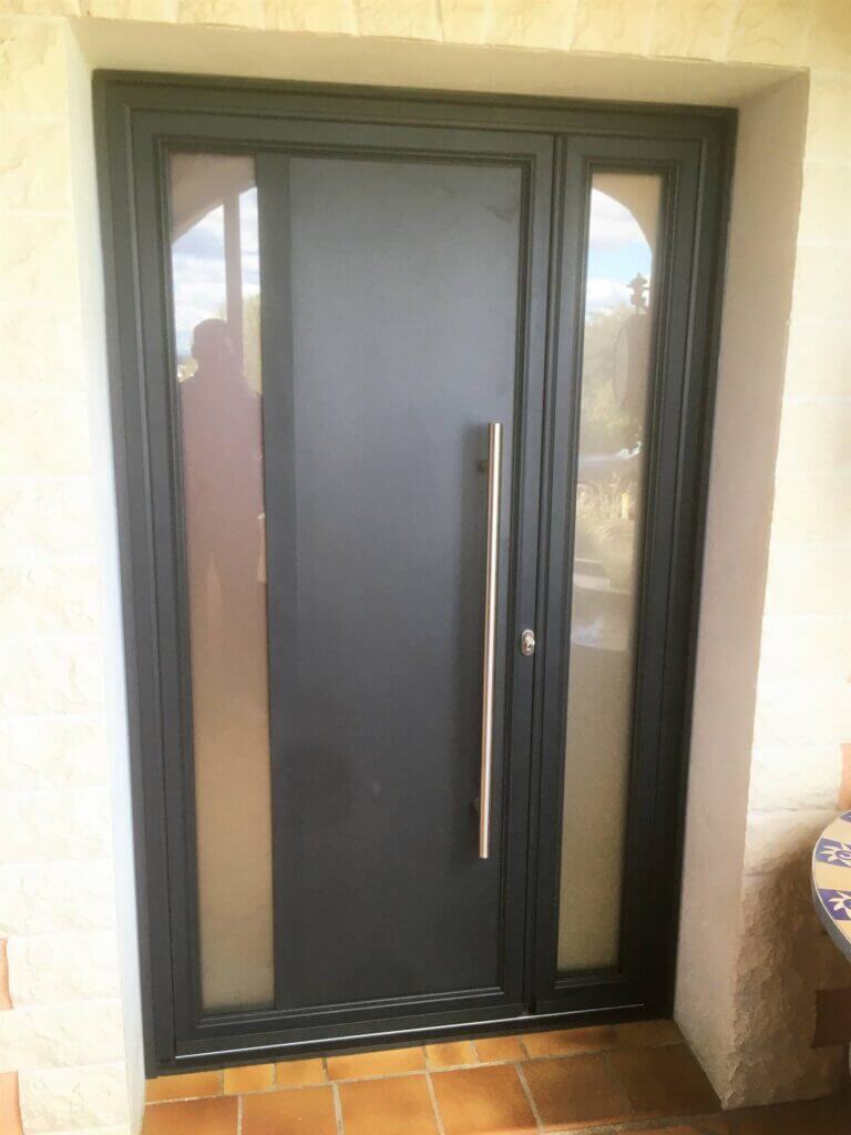 Porte design en aluminium sur mesure