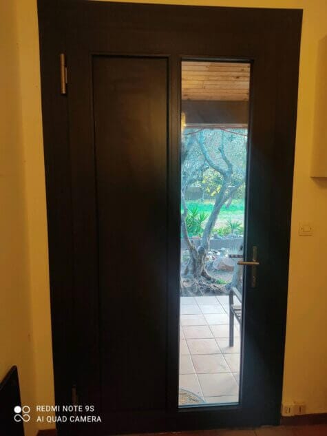 porte d'entrée en fibre de verre gris anthracite