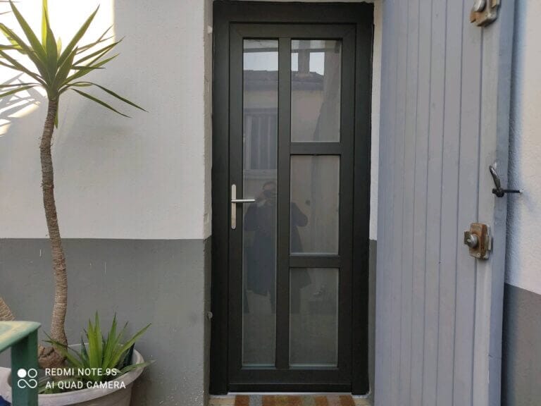 porte d'entrée en fibre de verre coloris Noir sablé