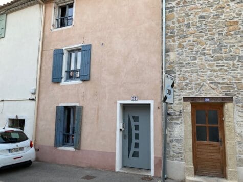 Fenêtres en PVC couleur gris clairs en rénovation