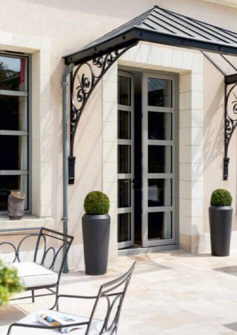 Installation de fenêtre en alu double vitrage dans une maison ancienne