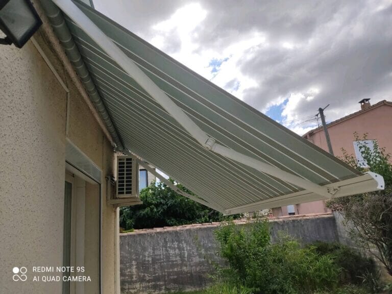 Pose d'un Store Banne