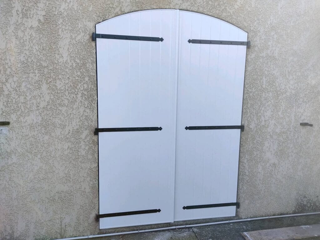 volets battants Aluminium de forme cintrée