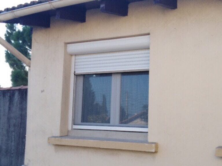 Volets roulants avec moustiquaires intégrées